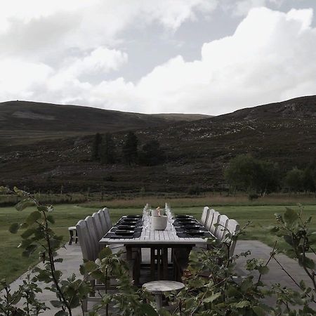 Huswell - Gairnshiel Lodge - Unique & Exclusive Lodge Next To The Castle Ballater Eksteriør billede