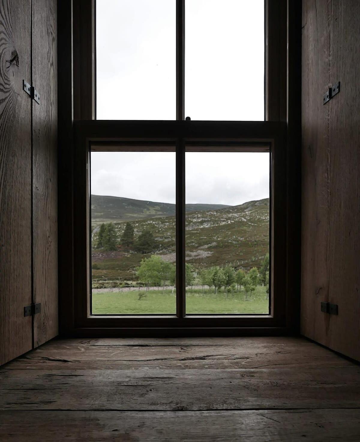Huswell - Gairnshiel Lodge - Unique & Exclusive Lodge Next To The Castle Ballater Eksteriør billede